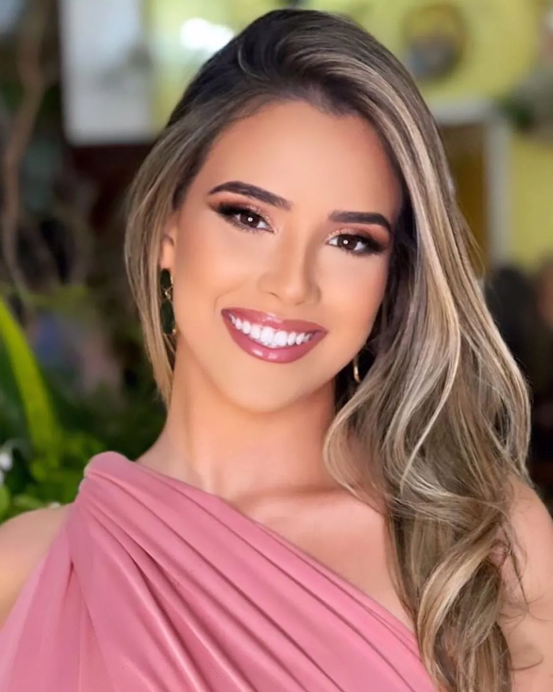Maquiagem — Fino Trato